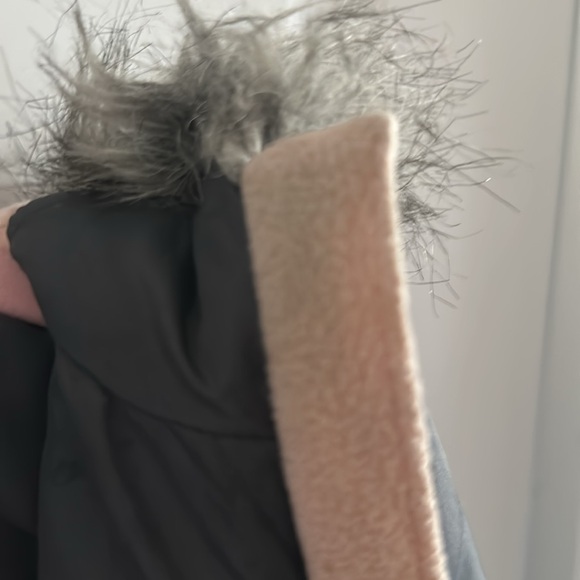 Toddler Girls Gray Puffer Jacket with Fur Trimmed Hoodie - Size 3T - Picture 6 of 10